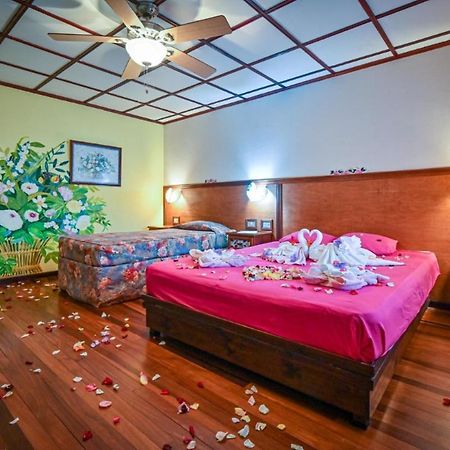 Lands In Love Hotel And Resort Colonia Palmareña Екстериор снимка